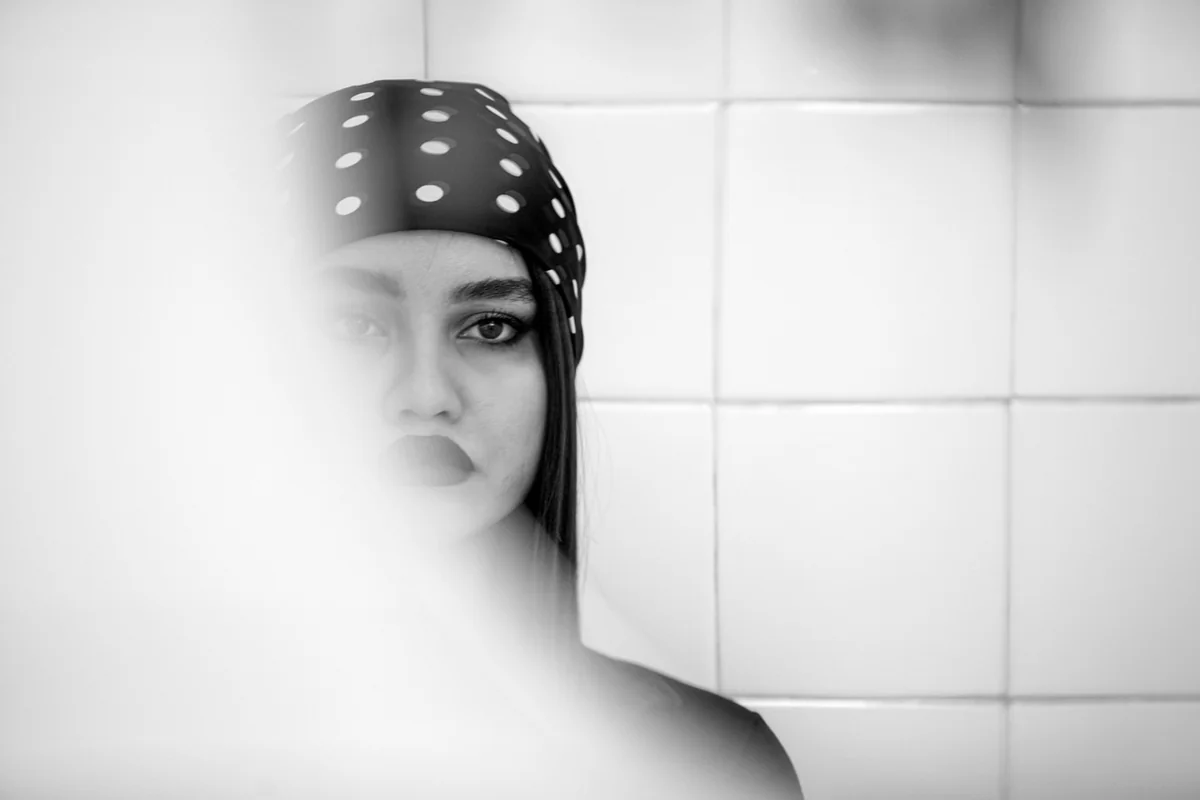 Comment éliminer les vers noirs dans vos toilettes en 2026 : guide pratique et efficace